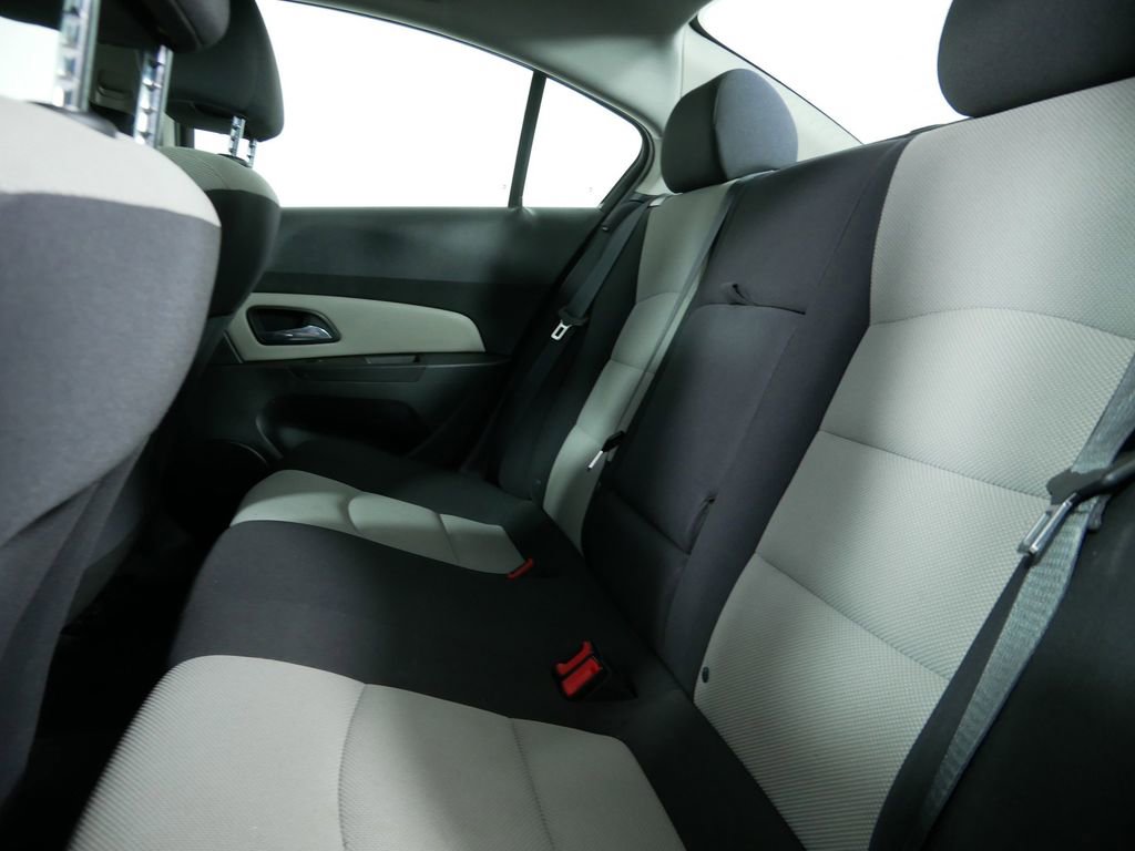 Used 2014 Chevrolet Cruze LS FWD image 16