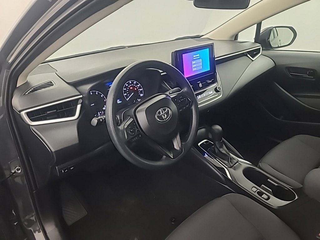 Used 2025 Toyota Corolla LE FWD image 24