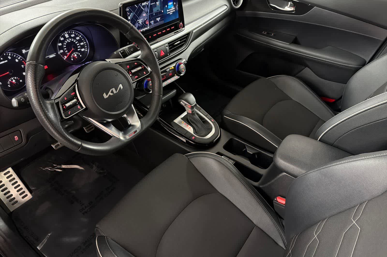 Used 2024 Kia Forte GT-Line FWD image 11
