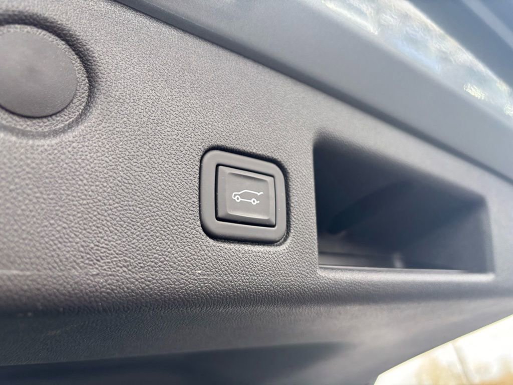 Used 2024 Chevrolet Equinox LT w/ LPO, Floor Liner Package image 21