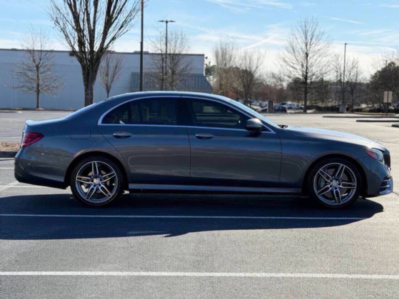 Used 2017 Mercedes-Benz E 300 4MATIC image 8