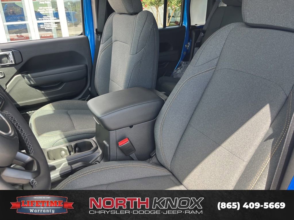 New 2025 Jeep Gladiator Sport image 4