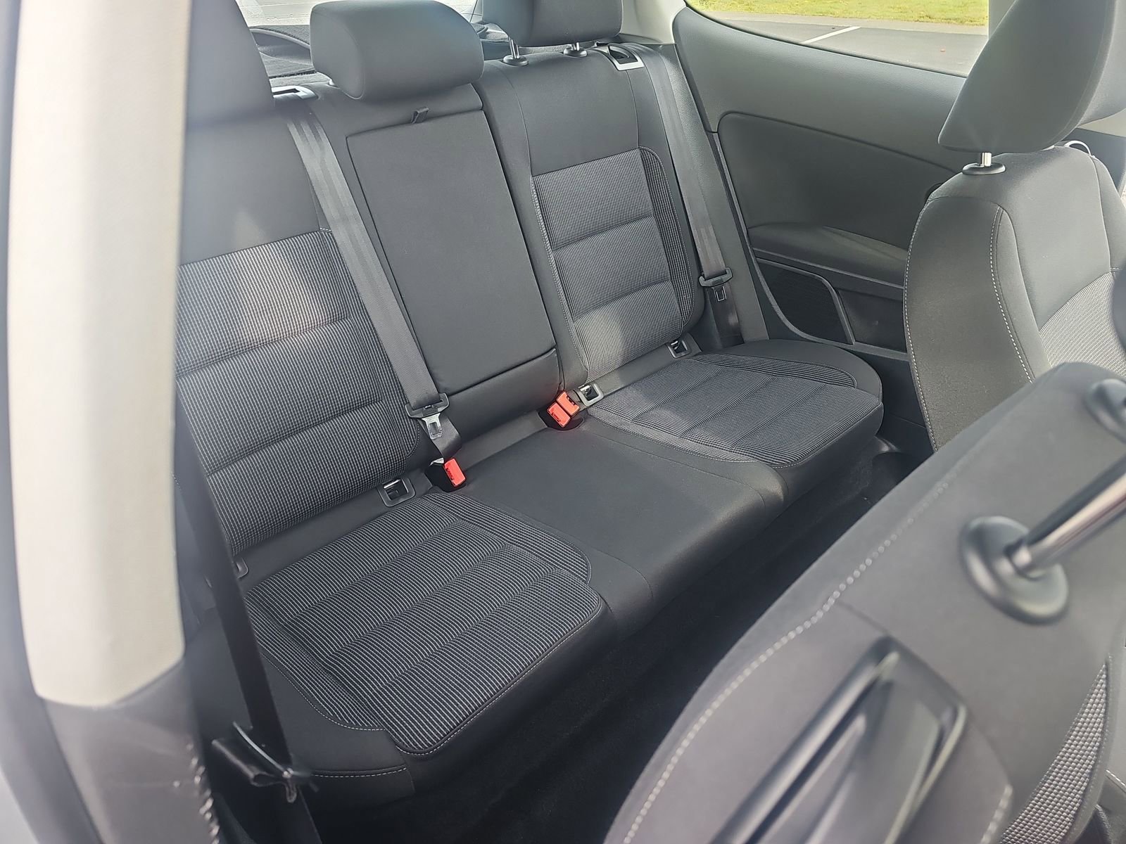 Used 2012 Volkswagen Golf 2-Door image 18