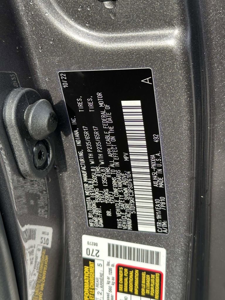 Used 2023 Toyota Sienna XLE image 16