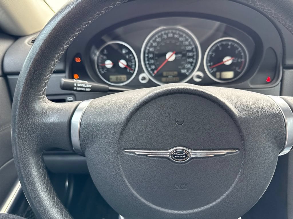 Used 2005 Chrysler Crossfire Limited RWD image 23