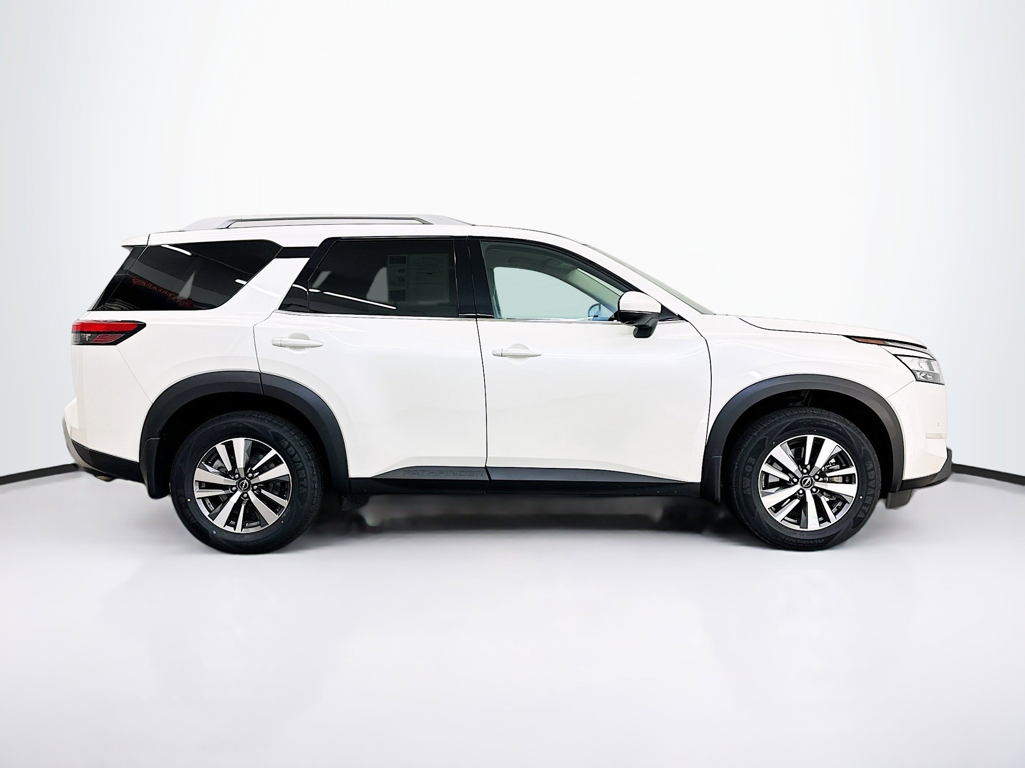 Used 2024 Nissan Pathfinder SL image 10