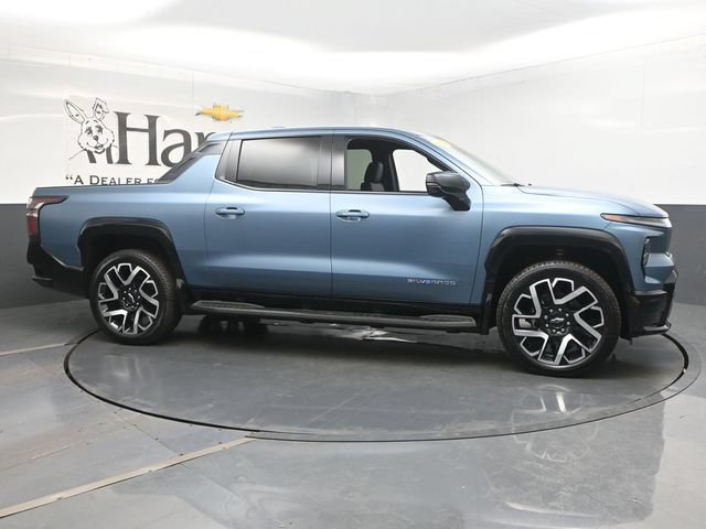 Used 2025 Chevrolet Silverado EV RST AWD/4WD image 1