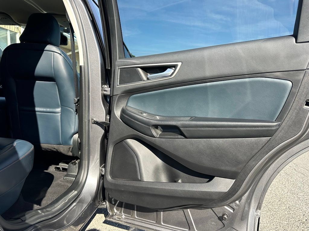Used 2022 Ford Edge SEL w/ Sport Appearance Package AWD/4WD image 19