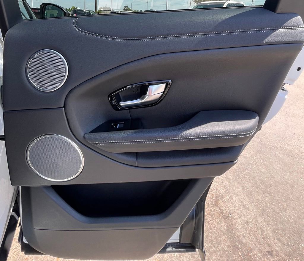 Used 2018 Land Rover Range Rover Evoque SE AWD/4WD image 36