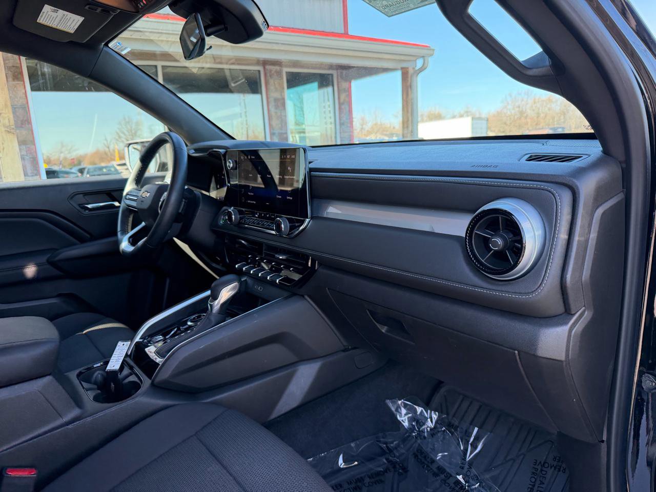 Used 2023 Chevrolet Colorado LT w/ LT Convenience Package image 21