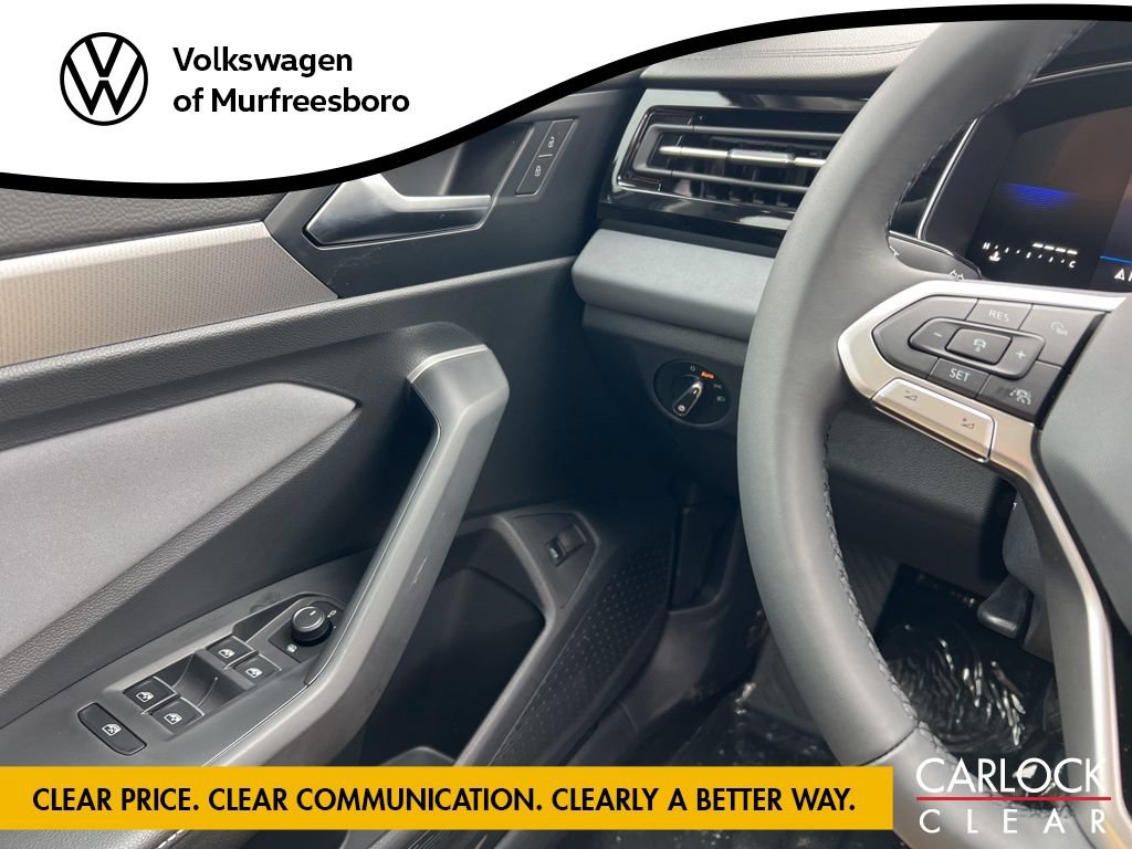 Used 2026 Volkswagen Jetta SE FWD image 18