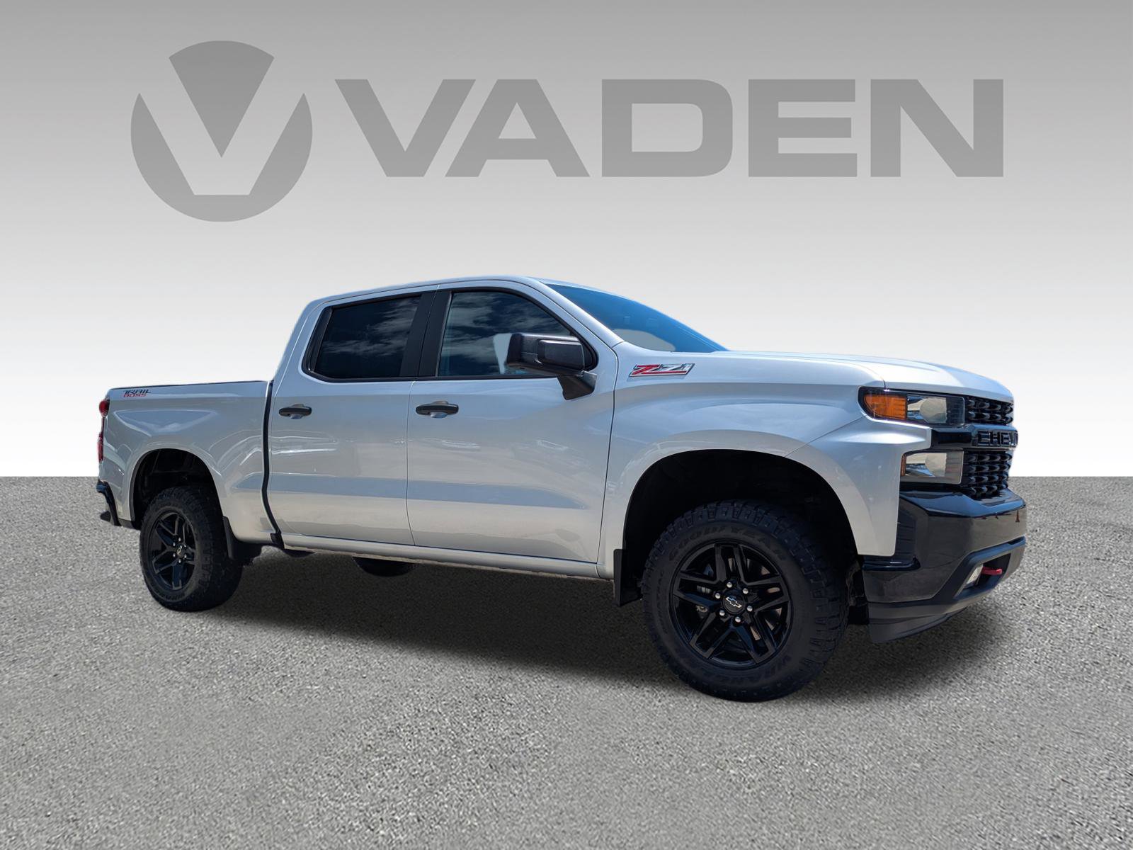 Used 2020 Chevrolet Silverado 1500 Custom Trail Boss w/ Custom Convenience Package AWD/4WD image 3