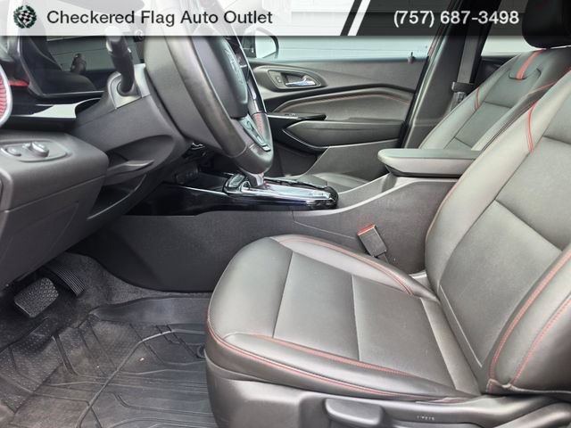 Used 2024 Chevrolet Trax RS w/ Sunroof Package FWD image 19