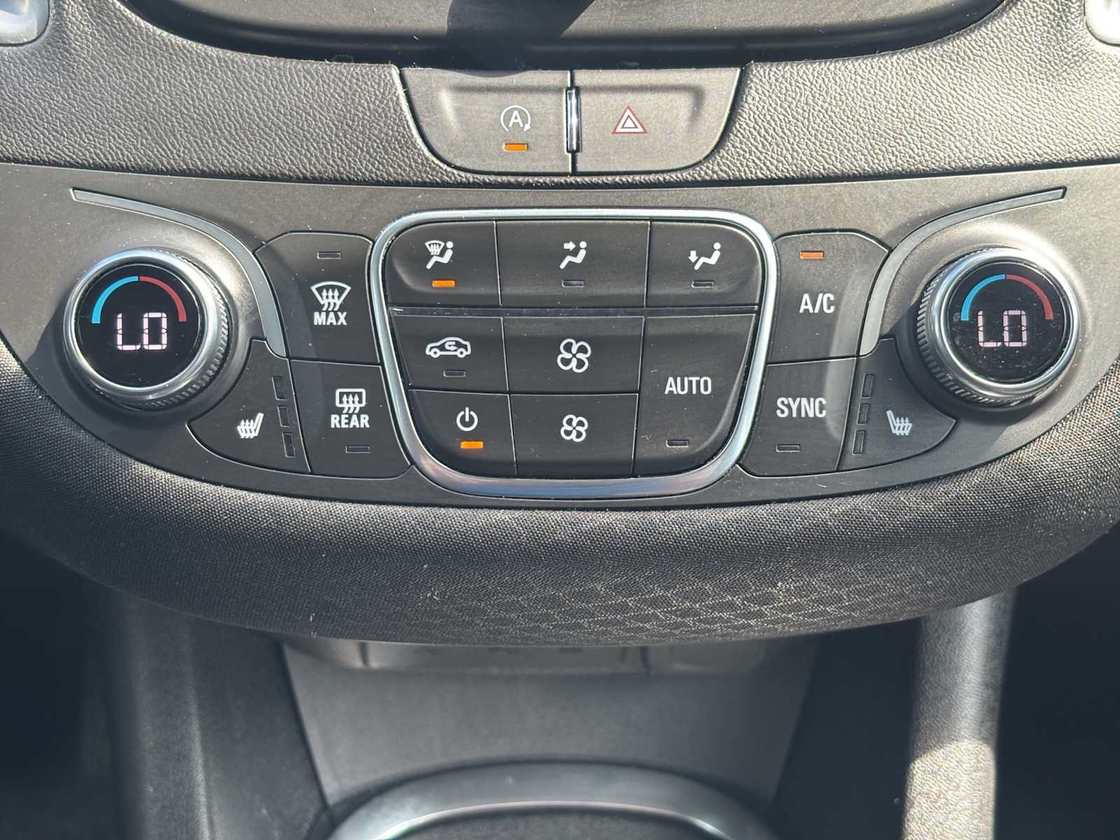 Used 2024 Chevrolet Malibu LT FWD image 17
