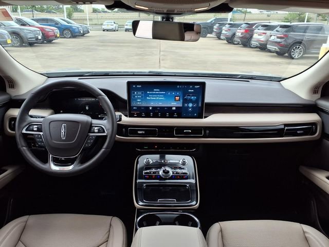 Used 2023 Lincoln Nautilus Reserve image 6