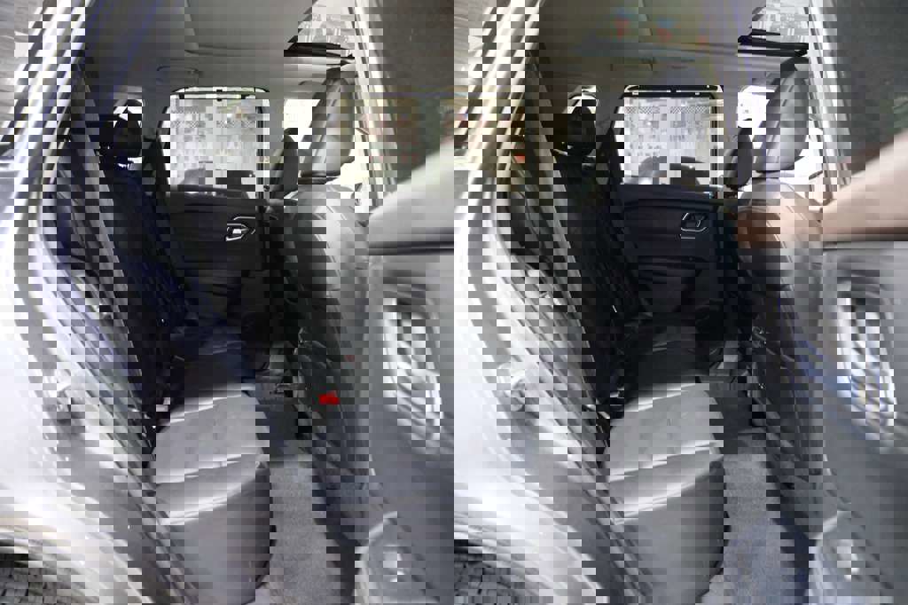 Used 2021 Nissan Rogue SV w/ Premium Package image 24