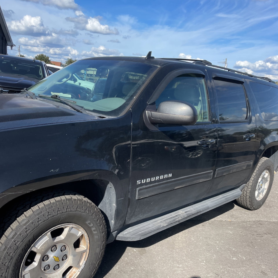 Used 2010 Chevrolet Suburban LT image 4