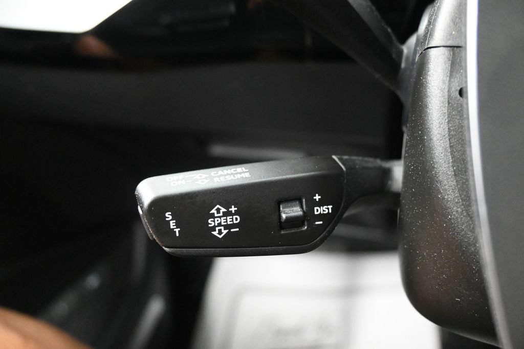 Used 2022 Audi e-tron Premium Plus w/ Premium Plus Package AWD/4WD image 21