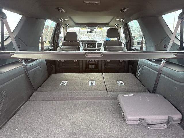 Used 2022 GMC Yukon XL Denali image 42