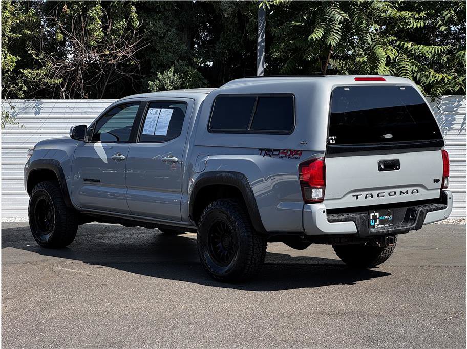 Used 2019 Toyota Tacoma TRD Off-Road AWD/4WD image 3