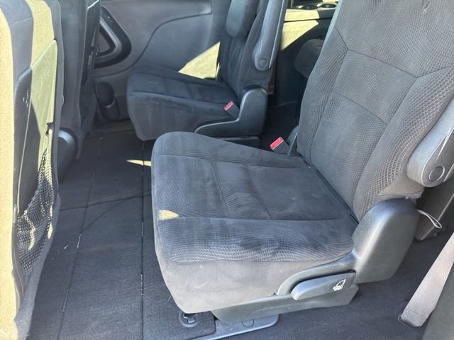 Used 2017 Dodge Grand Caravan SE image 12