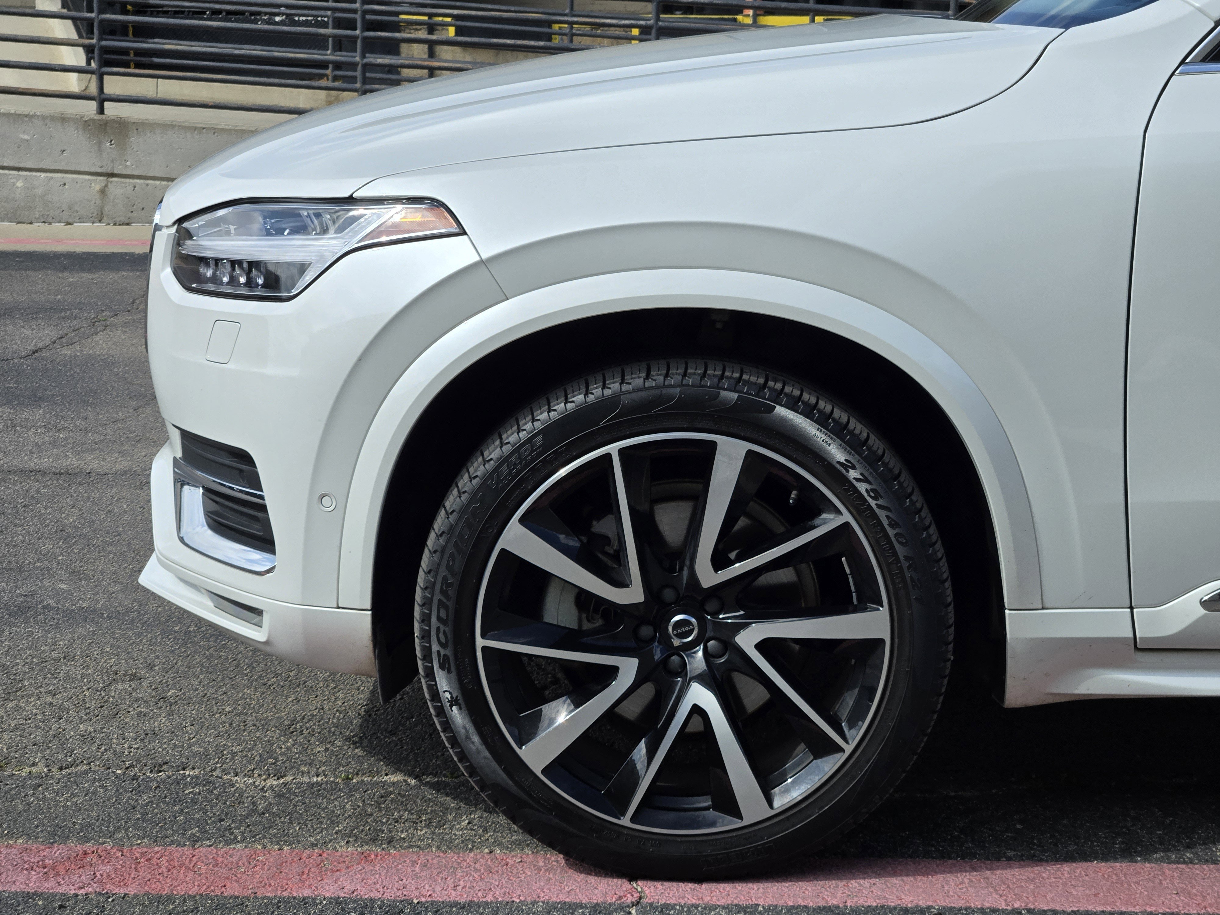 Used 2023 Volvo XC90 B6 Plus w/ Protection Package Premier image 15