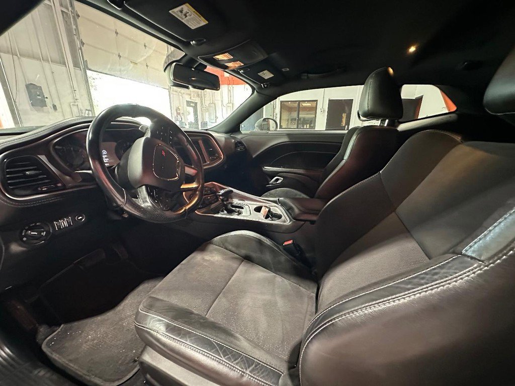 Used 2022 Dodge Challenger R/T w/ Plus Package image 15
