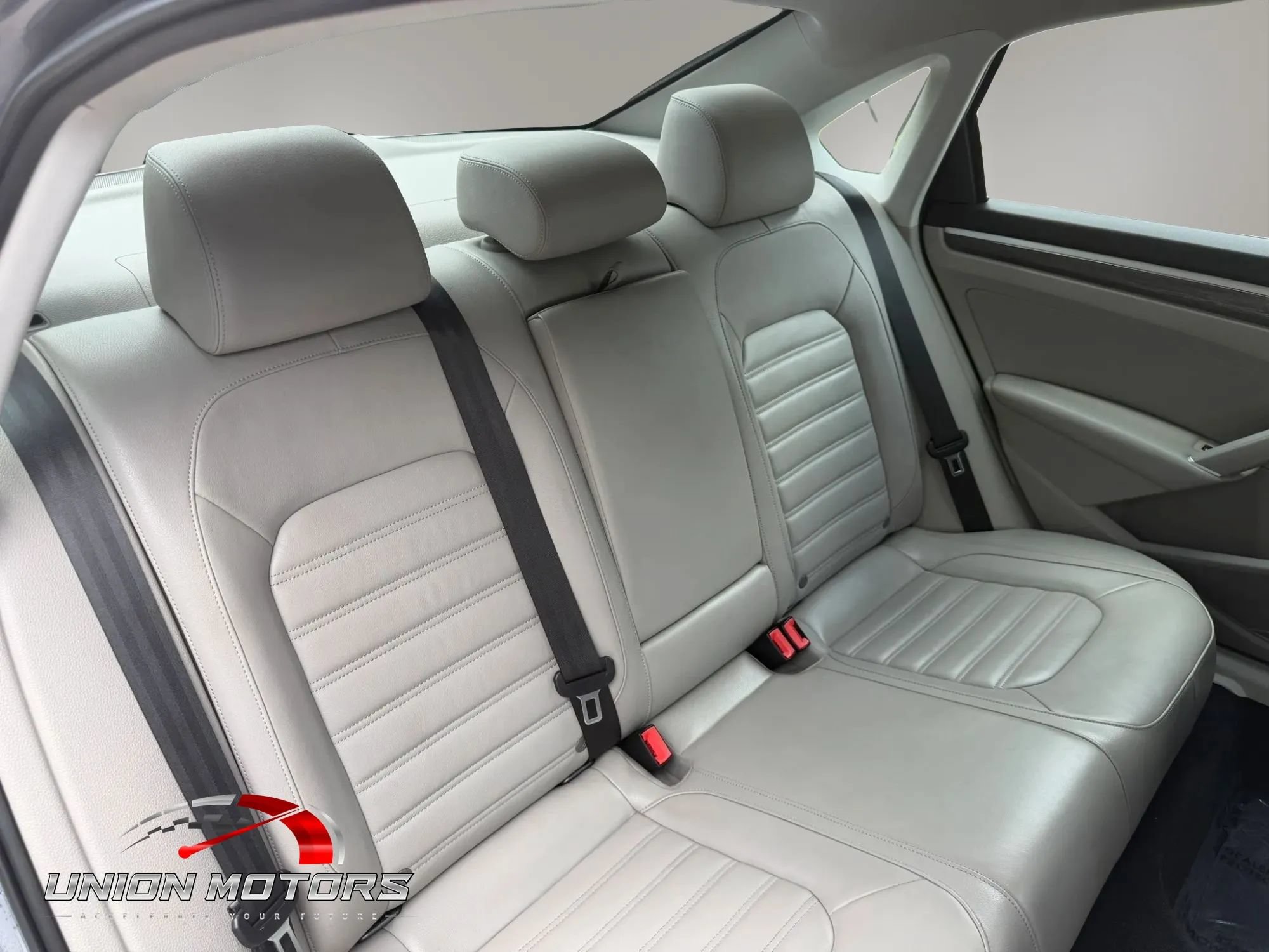 Used 2016 Volkswagen Passat 3.6 SEL Premium FWD image 24