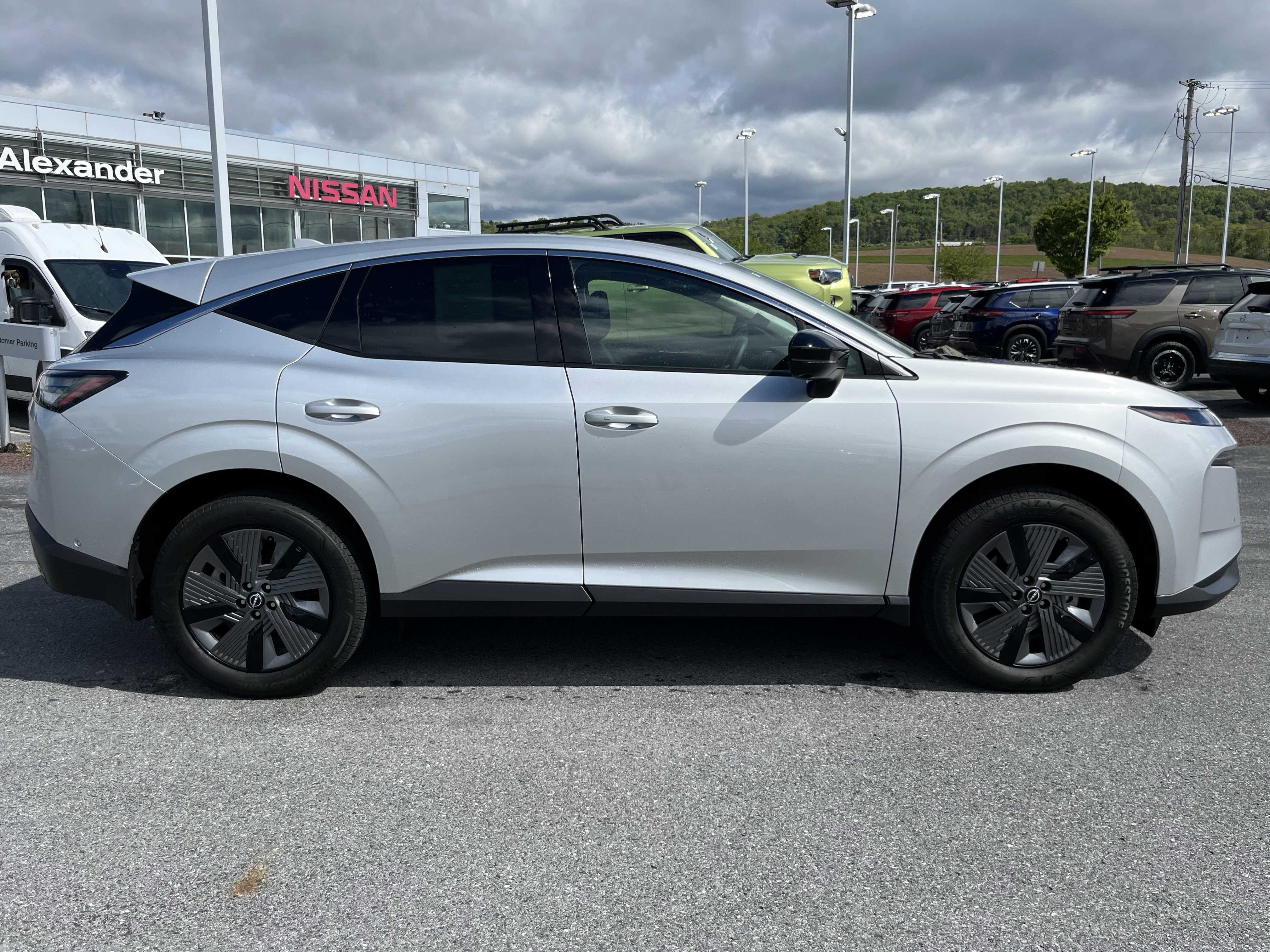 Used 2025 Nissan Murano SL AWD/4WD image 2