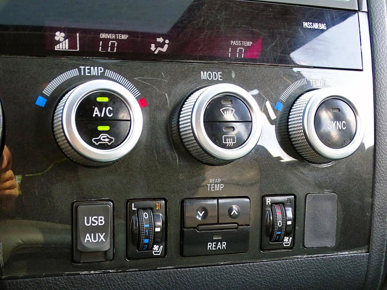 Used 2018 Toyota Sequoia Platinum AWD/4WD image 29