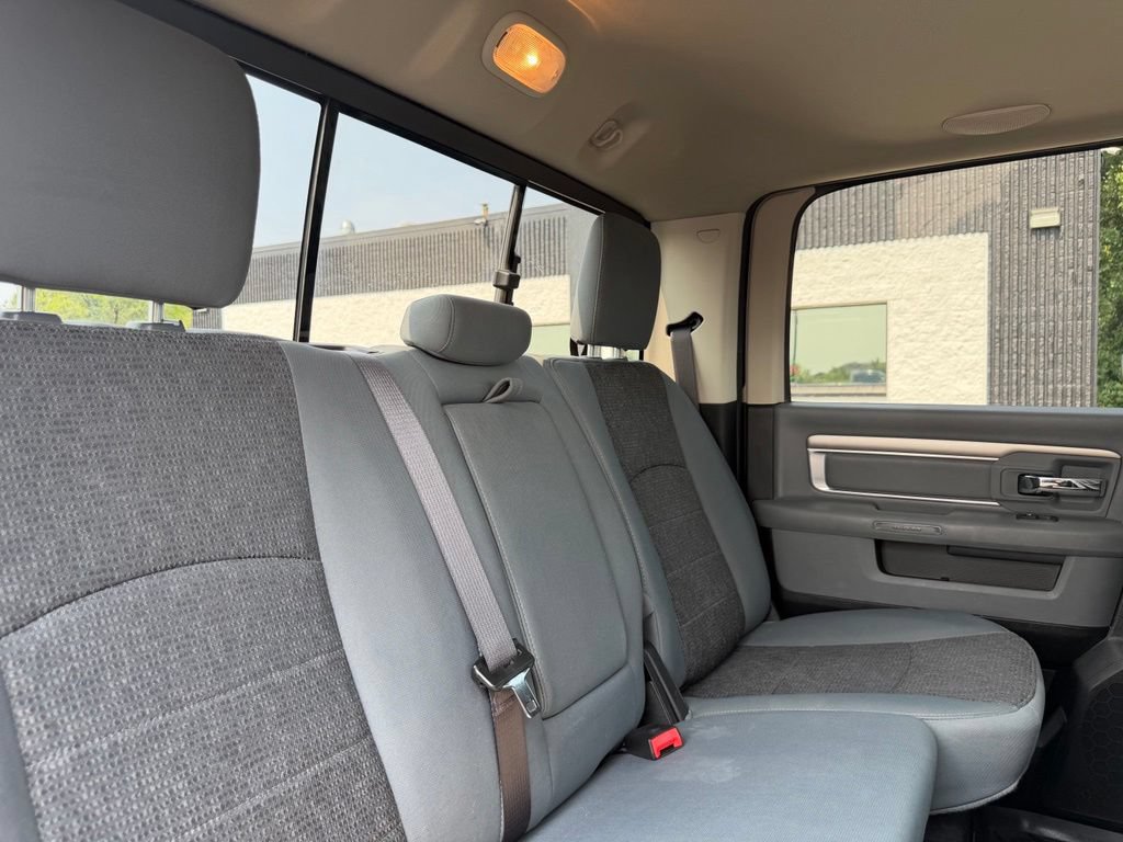 Used 2019 RAM 1500 Classic SLT w/ Black Appearance Group AWD/4WD image 28