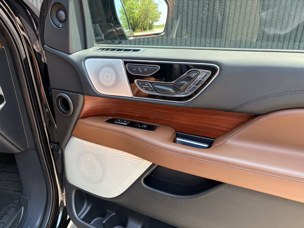 Certified 2022 Lincoln Navigator L Reserve AWD/4WD image 44