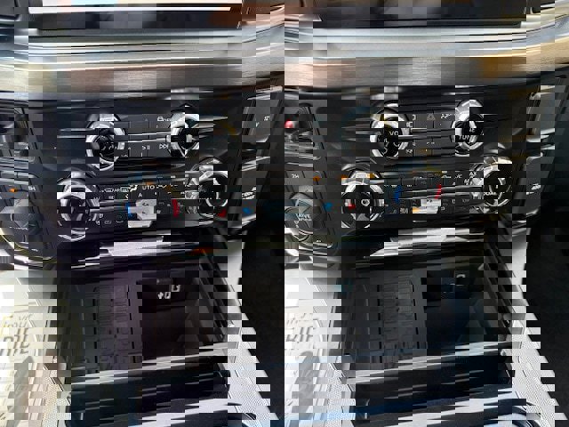 New 2025 Ford F250 Lariat w/ Lariat Ultimate Package image 17