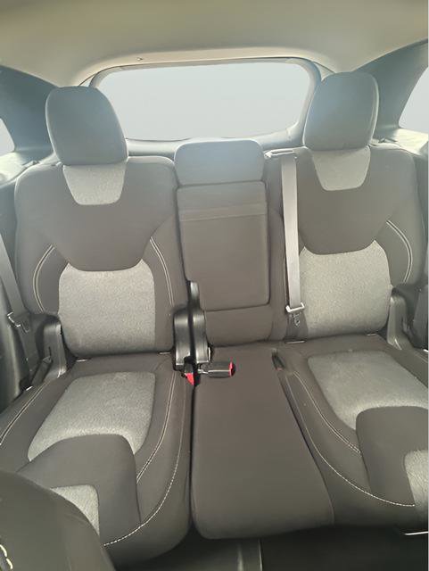 Used 2016 Jeep Cherokee Sport FWD image 14
