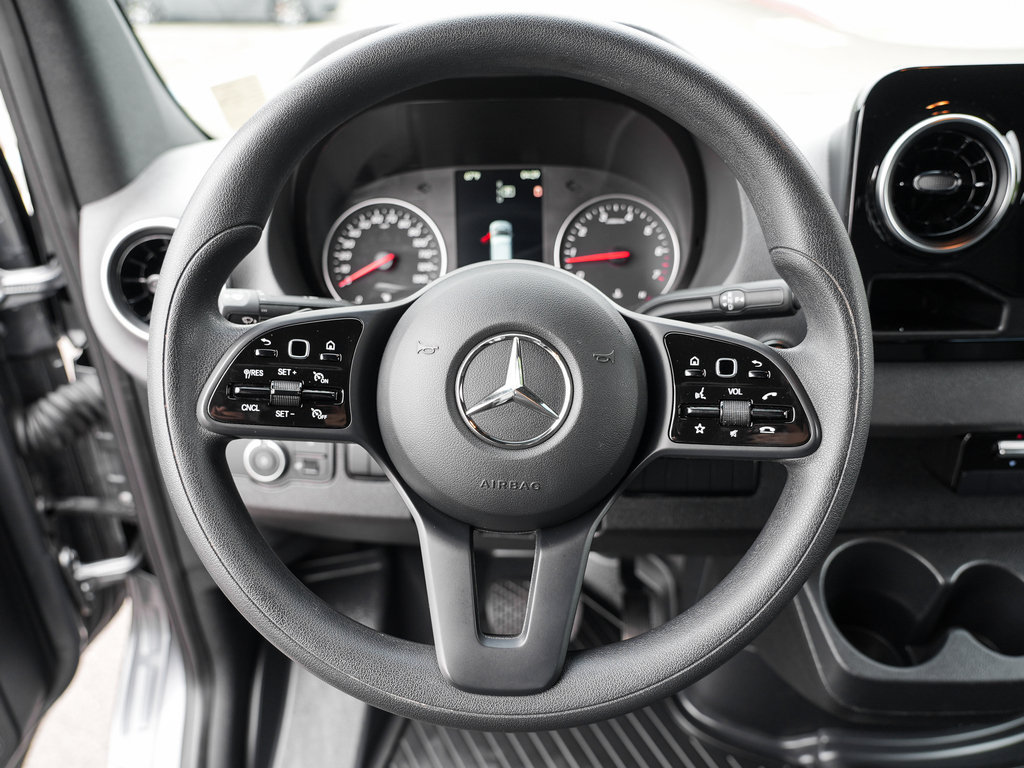 Used 2022 Mercedes-Benz Sprinter 2500 image 9