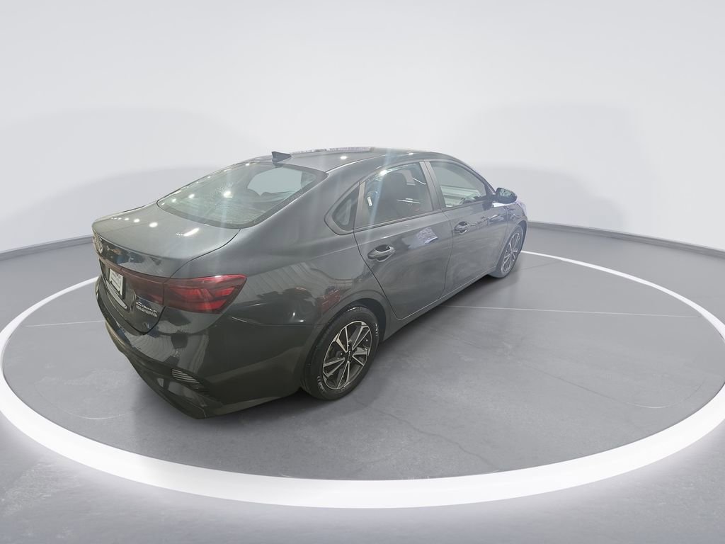 Used 2023 Kia Forte LXS image 8