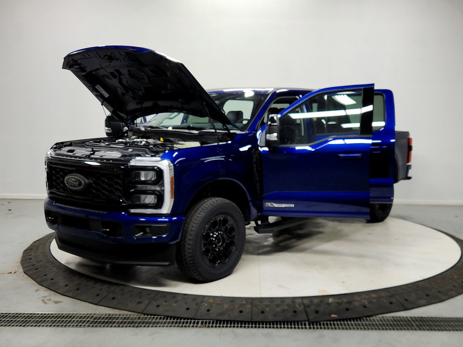 New 2026 Ford F250 Lariat w/ Black Appearance Package image 11