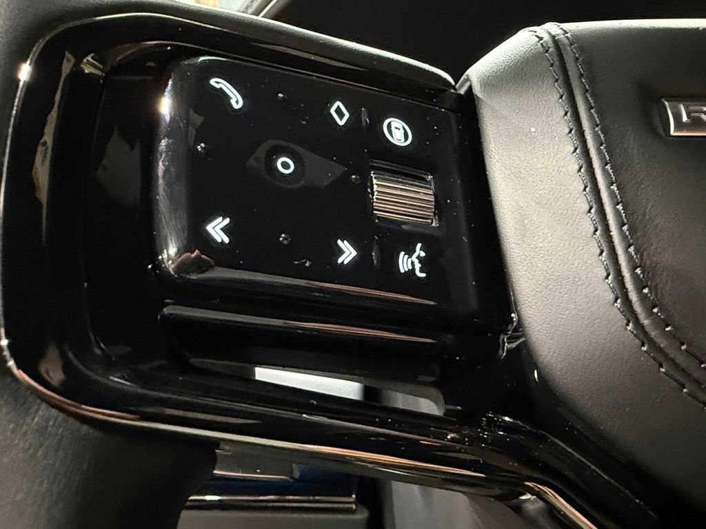 Used 2025 Land Rover Range Rover Sport Dynamic SE image 25