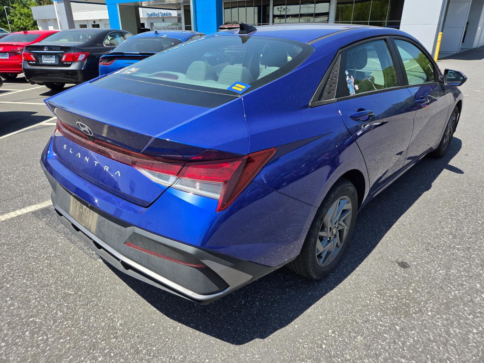 Used 2024 Hyundai Elantra SEL image 5