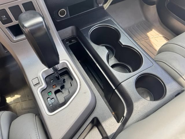 Used 2017 Toyota Sequoia SR5 w/ Premium Package RWD image 19