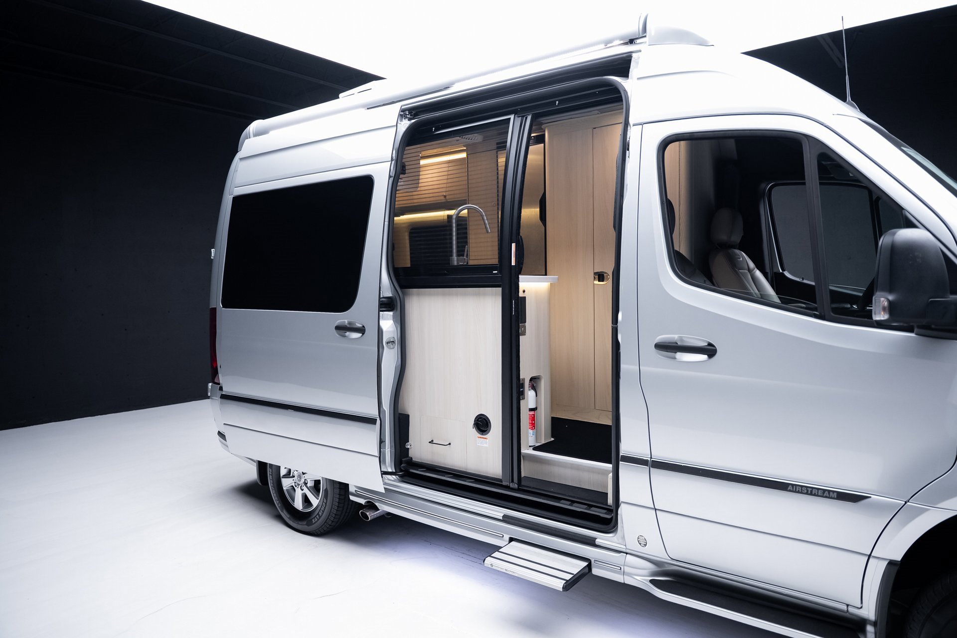 Used 2022 Mercedes-Benz Sprinter 144 Cargo image 64