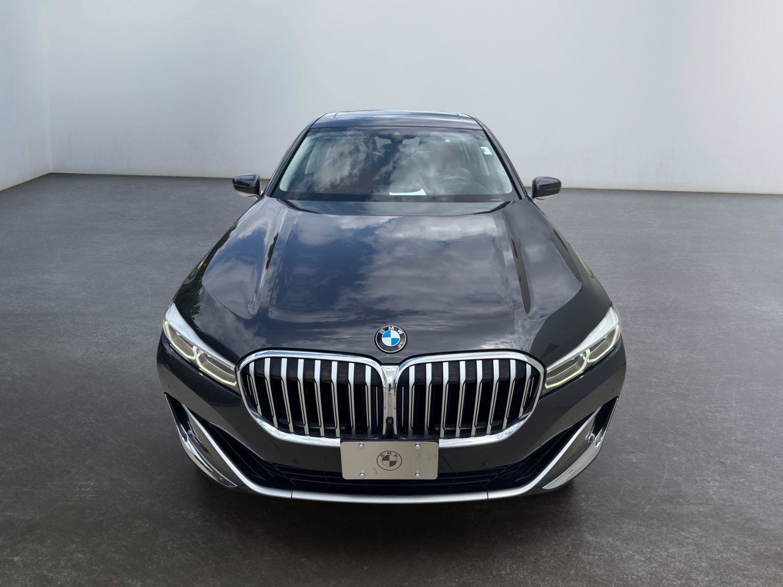 Used 2022 BMW 750i xDrive w/ Executive Package AWD/4WD image 10