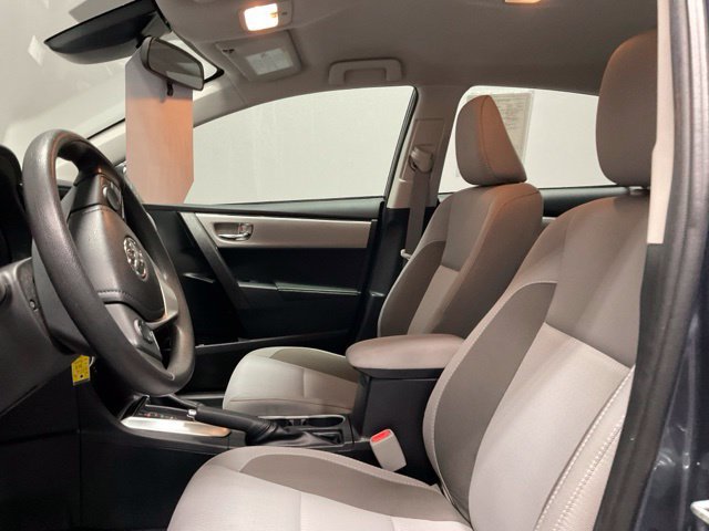Used 2018 Toyota Corolla LE FWD image 16