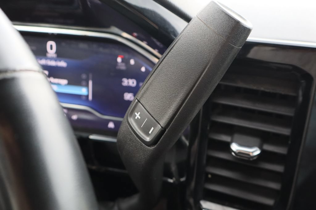 Used 2025 Chevrolet Silverado 1500 LT RWD image 18