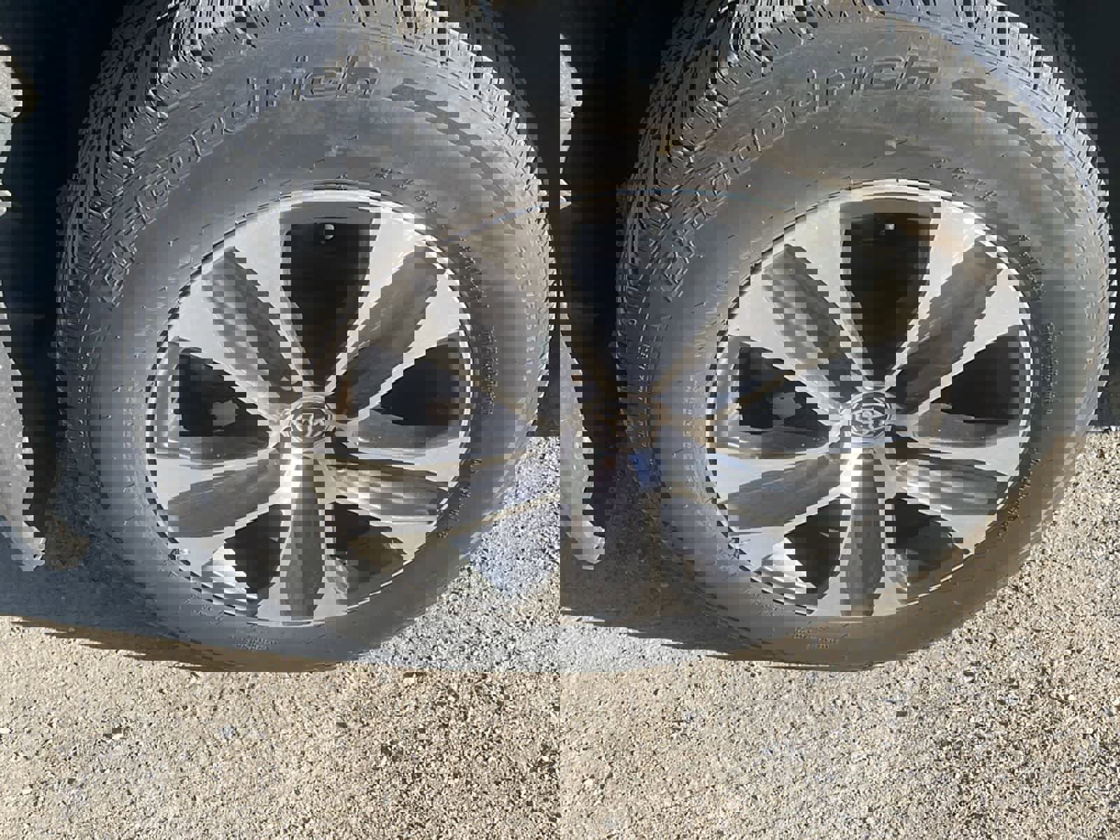 Used 2021 Toyota Highlander XLE image 22