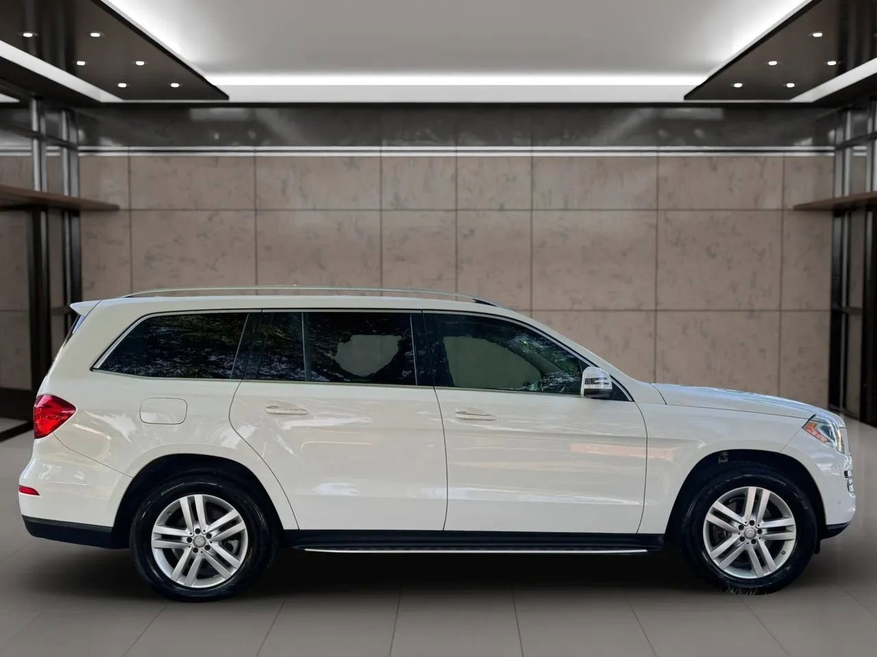 Used 2016 Mercedes-Benz GL 450 4MATIC image 6