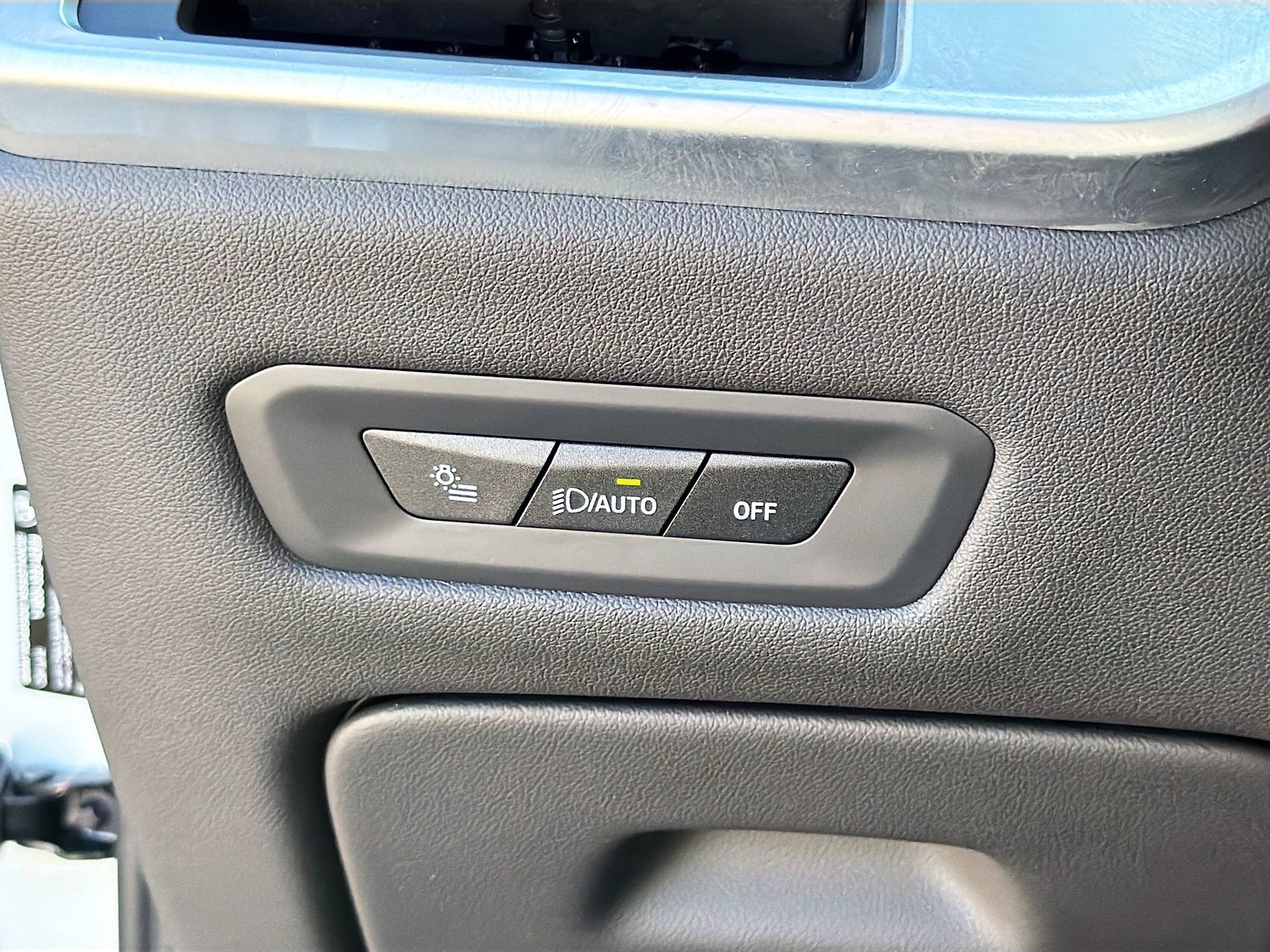 Certified 2025 BMW X5 xDrive50e image 36