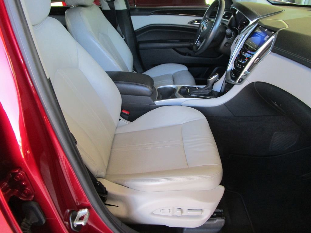 Used 2013 Cadillac SRX Luxury image 26