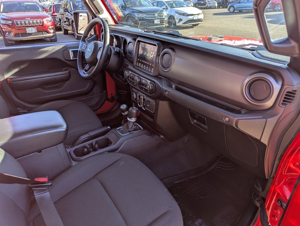 Used 2022 Jeep Gladiator Willys image 38