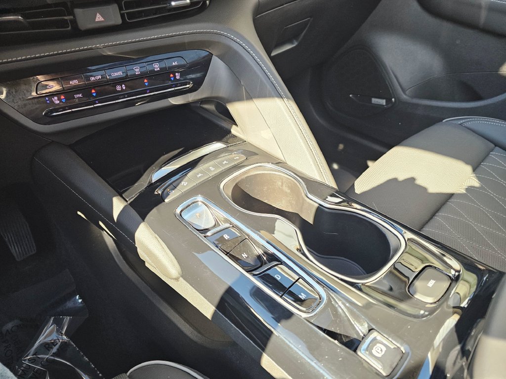 Used 2023 Buick Envision Avenir AWD/4WD image 63